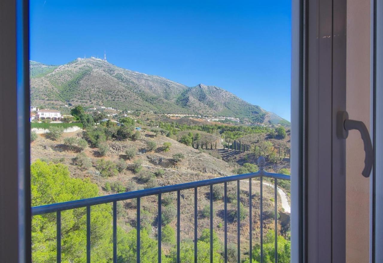 מיחאס Luxurius Villa With Private Pool מראה חיצוני תמונה
